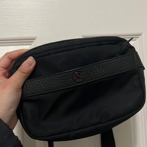 Lululemon Fanny pack black